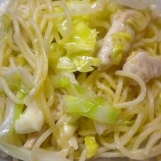 鶏肉キャベツのチーズ入りパスタ